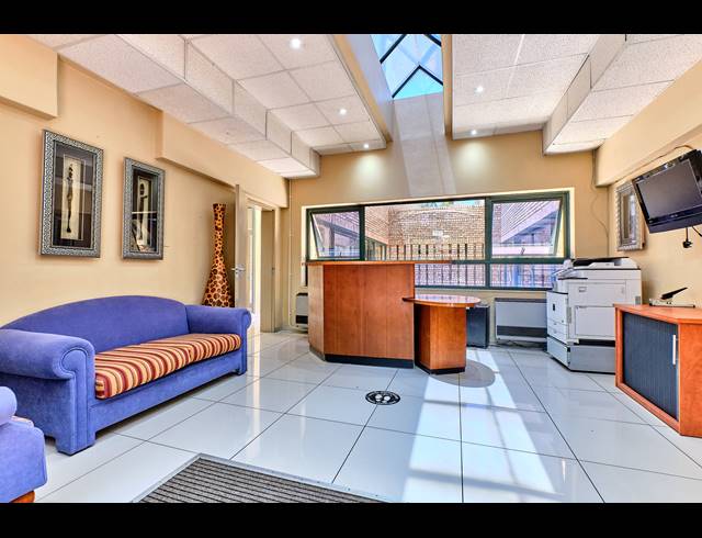 400M² OFFICE FOR SALE IN WOODMEAD